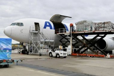 Air freight costs soar to record high